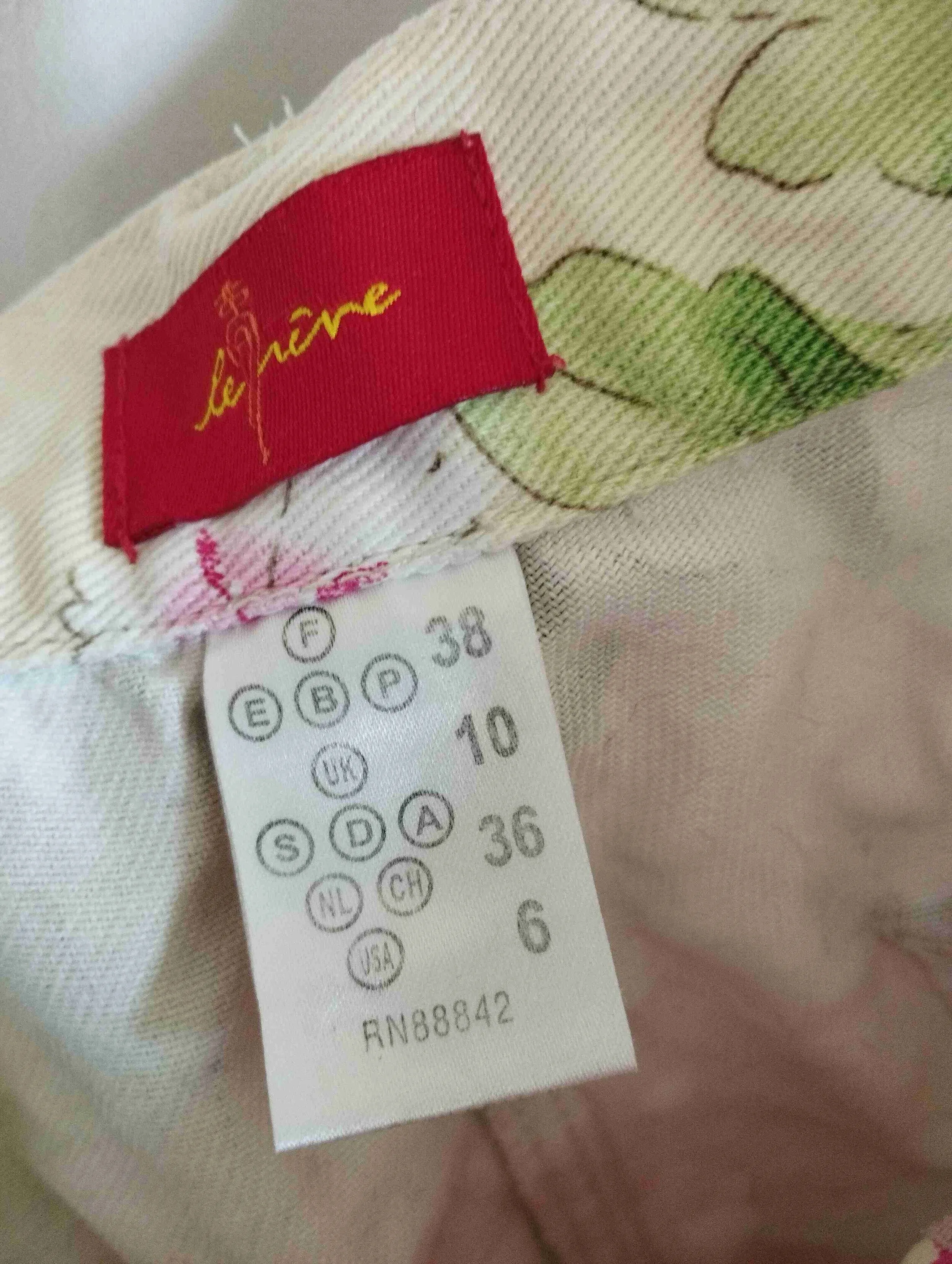 Short à fleurs