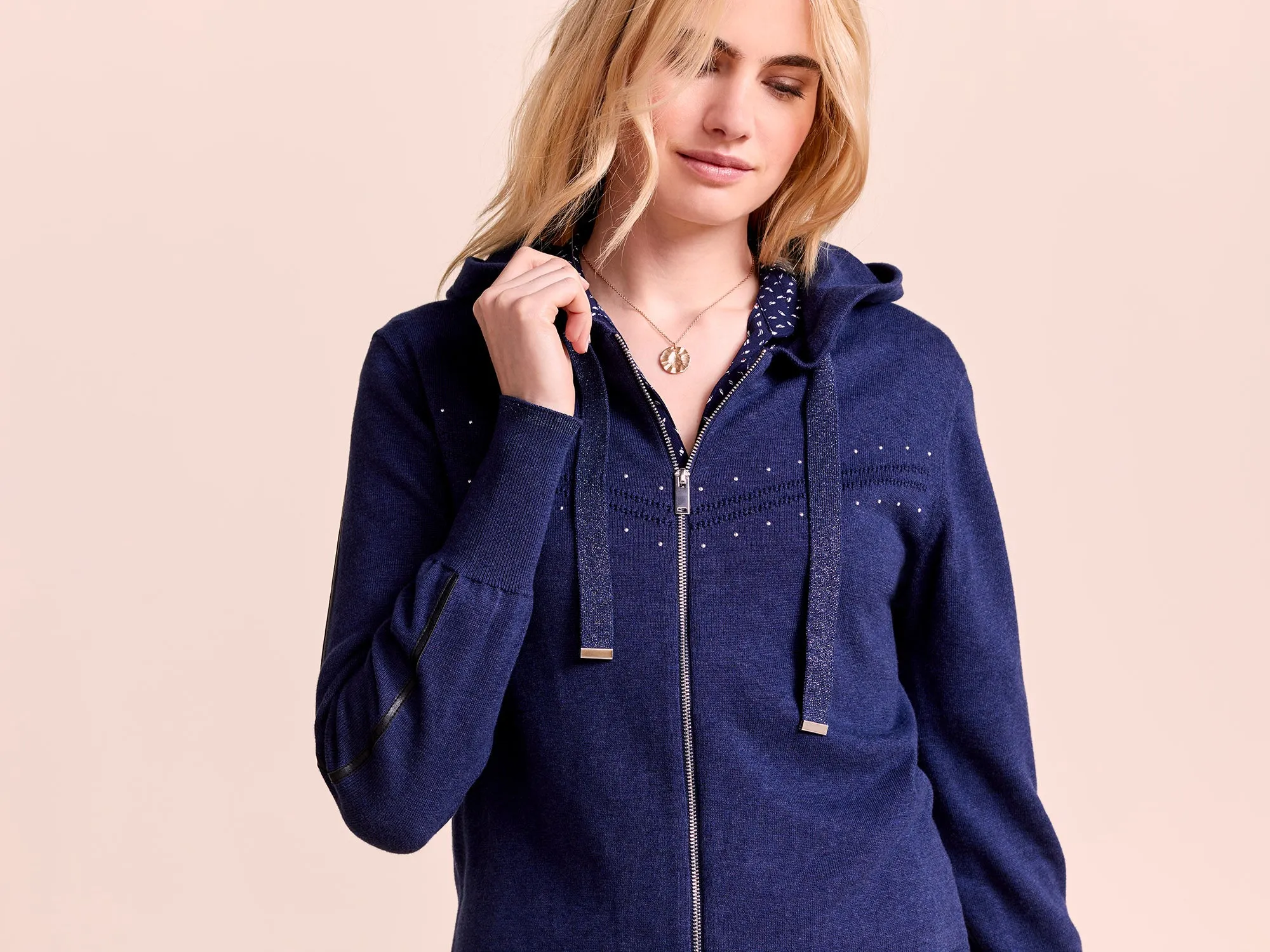 TEMOE - Cardigan marine en tricot à clous